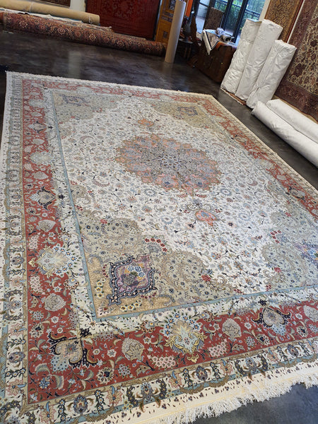 Persian Tabriz Oriental Carpet Design